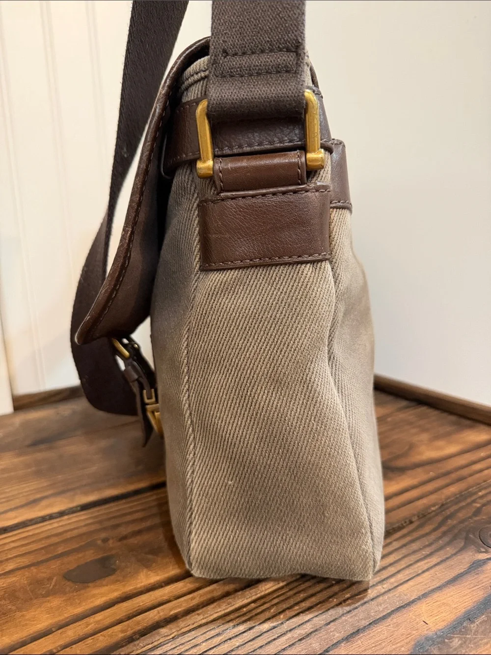 Vintage Fossil Estate City Canvas/ Leather messenger bag